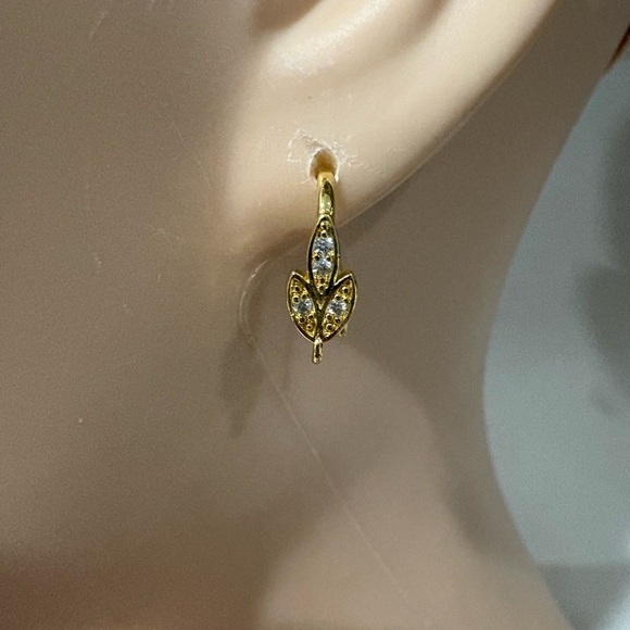 18k Gold Plated Cubic Zirconia Leaf Dangle
Earrings - Picture 6 of 7